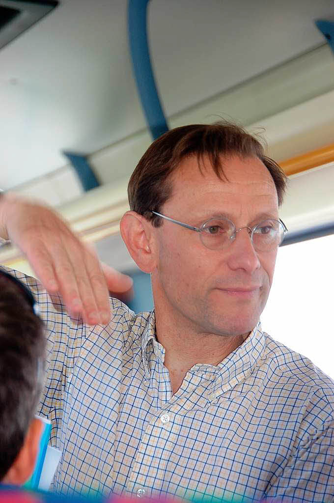 Jean - Francois de Cafarelli, Praesident des Gemeindeverbunds der region Bellme als deutschsprechender Reiseleiter bei der Bustour durch die Drfer.