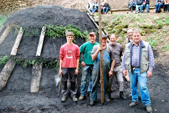 Das Team, das die alte Tradition in Wieden aufrecht erhlt.  | Foto: Edgar Steinfelder