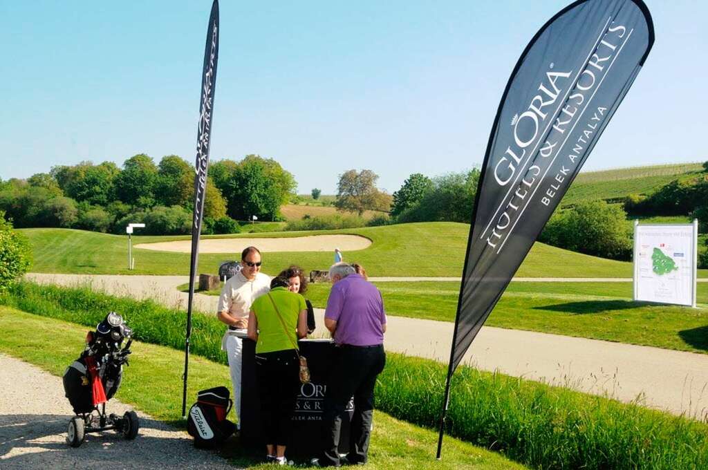 Anzeigen-Dossier Mercedes-Benz GolfMasters Sdbaden 2010