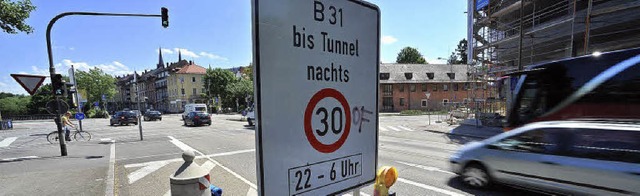 Jetzt ist es amtlich: Die Tempo-30-Schilder sollen nachts fr mehr Ruhe sorgen.   | Foto: Michael Bamberger