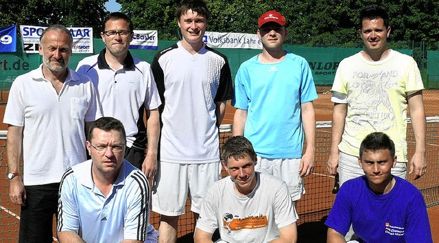 Die Endspielteilnehmer der  Mnner:  H...reiburg), Marvin Hanser (TC Umkirch).   | Foto: Adelbert Mutz