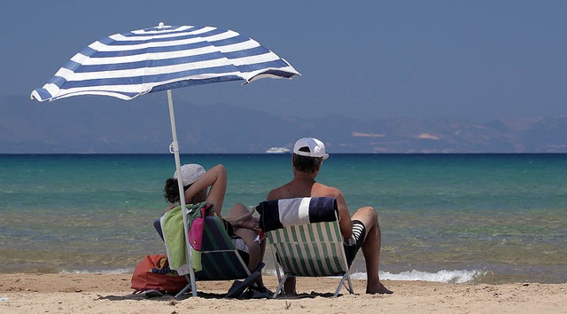 Am Strand bei Loutra Kilini im Westen der Halbinsel Peloponnes   | Foto: dpa