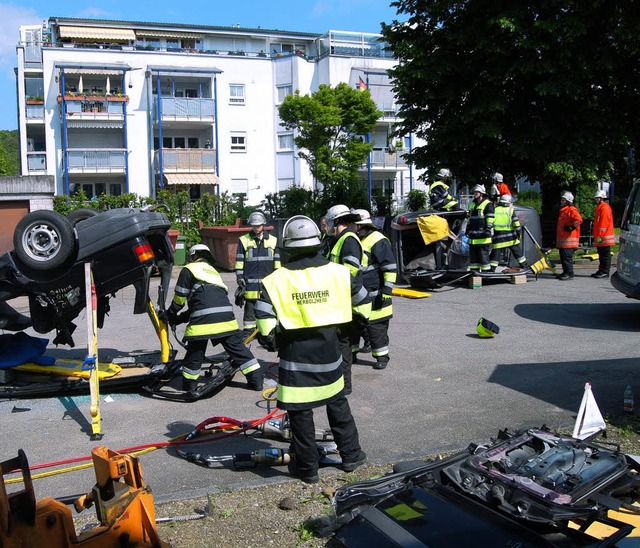 Fortbildung in Sachen patientenschonende Unfallrettung   | Foto: Feuerwehr
