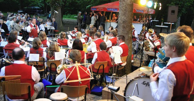 Das Sasbacher Hauptorchester bei seinem Auftritt beim Blasmusik-Open-Air.   | Foto: Roland Vitt
