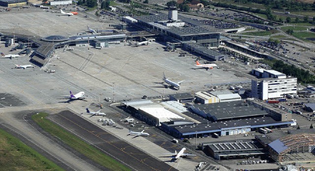 Am Euro-Airport herrscht unterschiedli...urteilt der franzsische Gerichtshof.   | Foto: Meyer