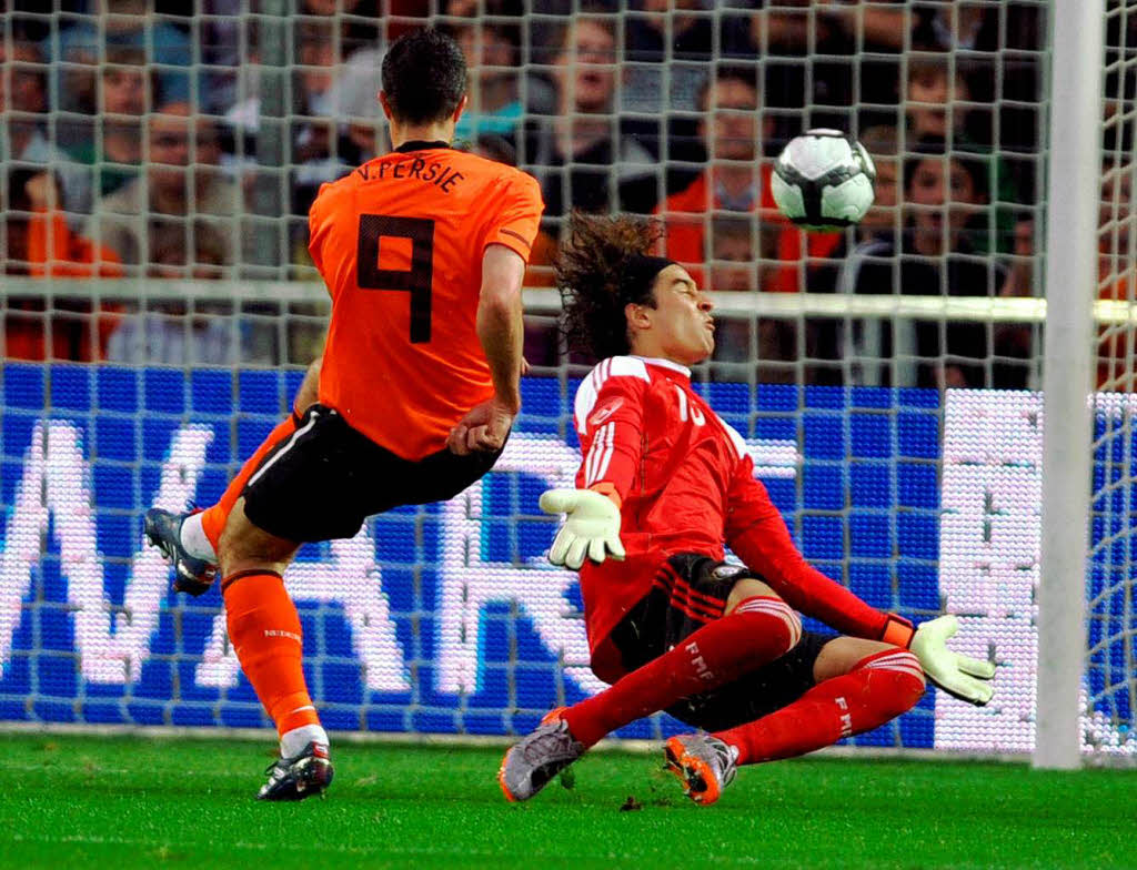 WM-Test im Stadion an der Dreisam: Niederlande vs. Mexiko 2:1.