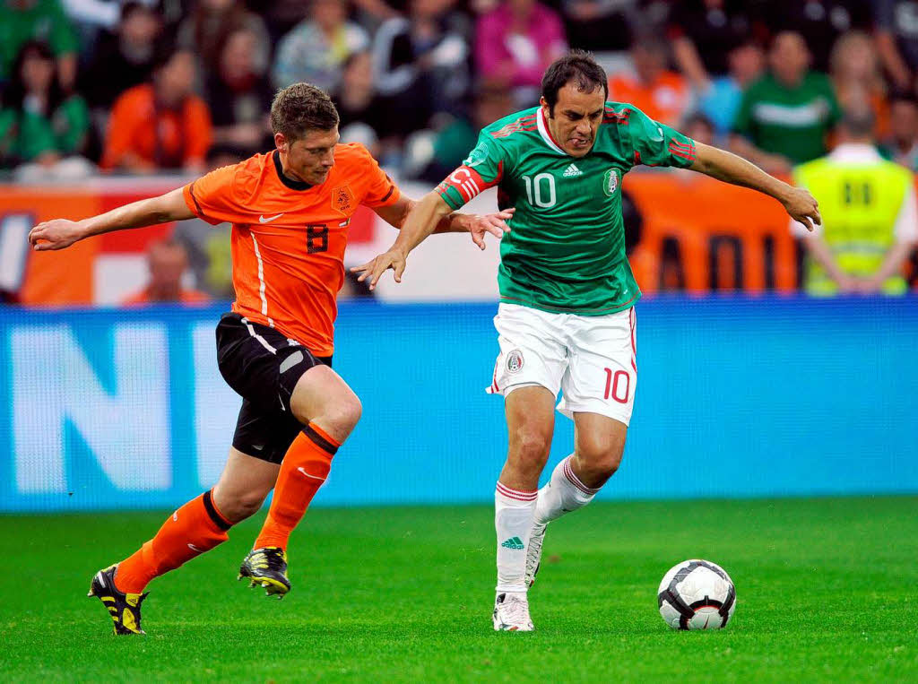 WM-Test im Stadion an der Dreisam: Niederlande vs. Mexiko 2:1.