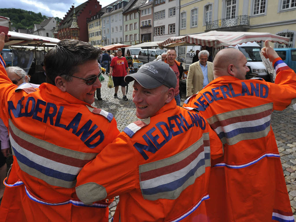 Schon in der Freiburger Innenstadt haben die zahlreichen niederlndischen Fans gefeiert.