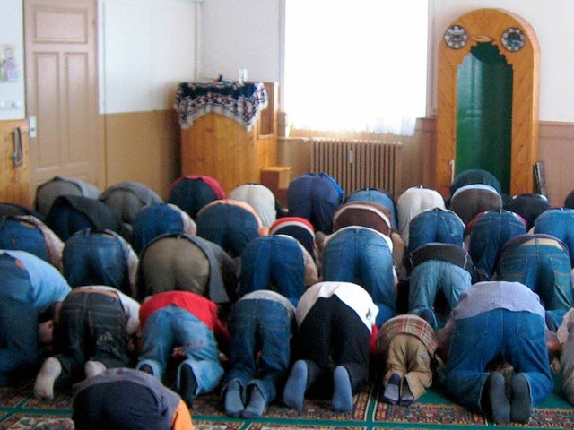 Gebet Richtung Mekka &#8211; fr glub...-Moschee, gehrt das Ritual zum Alltag  | Foto: Jrgen Endres