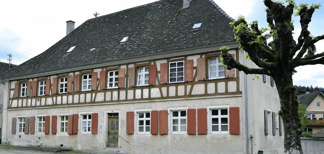 Schwer renovierungsbedrftig: das Ernst-Leitz-Haus in Sulzburg   | Foto: Volker Mnch