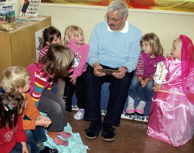 Die Dachsberger Kindergartenkinder war...pielen und ihn als Leseonkel zu nutzen  | Foto: Karin Stckl-Steinebrunner