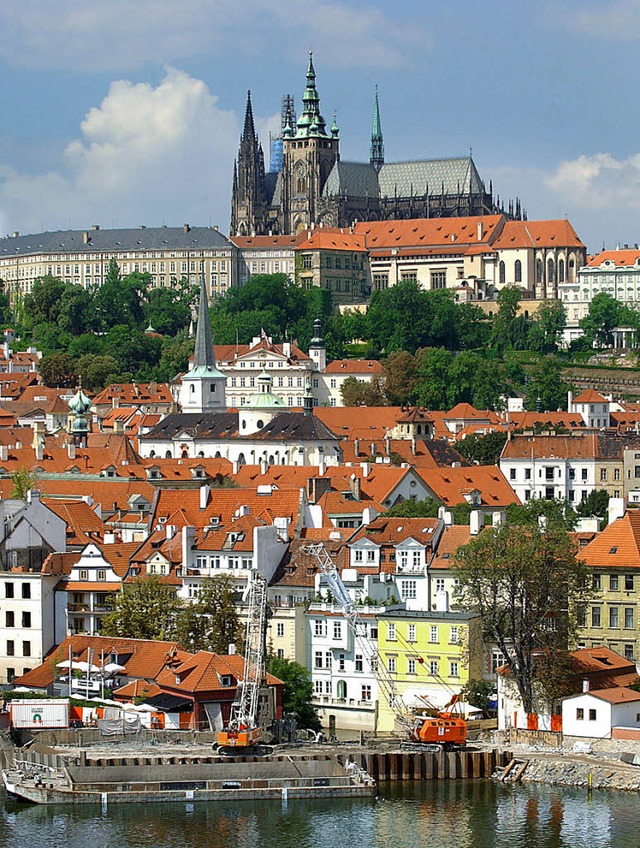 Wer die Wahl gewinnt, kann auch bestim...sident in  die Prager Burg einzieht.   | Foto: dpa