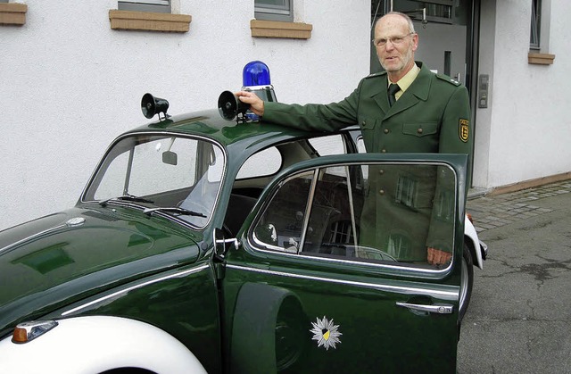 Das waren noch Zeiten &#8211; zum Absc... Shne ihm einen alten Polizei-Kfer.   | Foto: polizei lahr