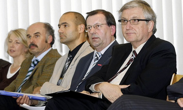 Julian Wrtenberger (rechts) zu Gast in der Gewerbeakademie.   | Foto: P. Heck