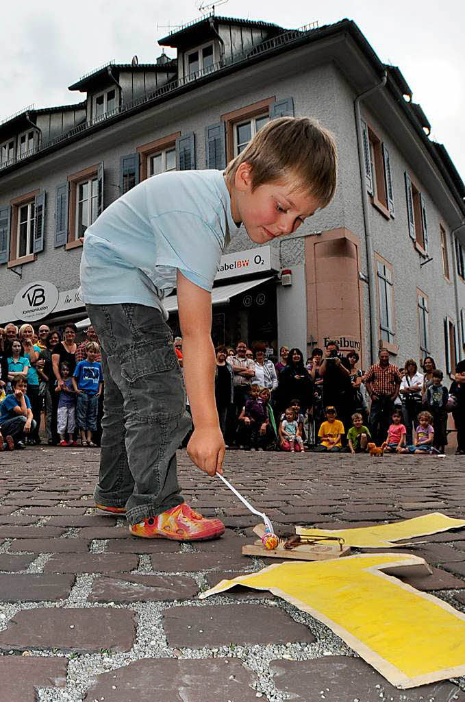 Bunte Impressionen: Die Kleinknstler hatten beim Kukuk-Festival ihre Zuschauer im Griff.