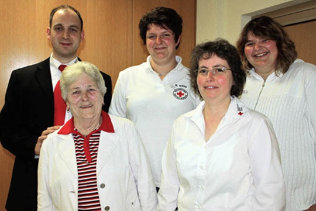 Frank Mattes, Irmgard Schmitz, Melanie...g fr ihre Treue zum DRK Wehr geehrt.   | Foto: Jrn Kerckhoff