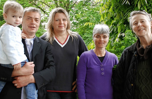 Sie machen mit bei der Initiative Mehr...inger, Beate Roter sowie Yvonne Finck.  | Foto: Gertrude Siefke