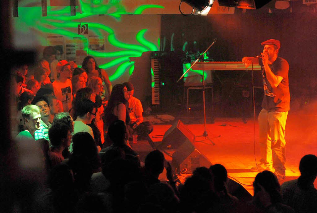 Die Campus Open in Freiburg: 2000 Feiernde bei Live- und DJ-Musik.