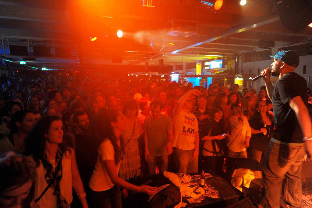Die Campus Open in Freiburg: 2000 Feiernde bei Live- und DJ-Musik.