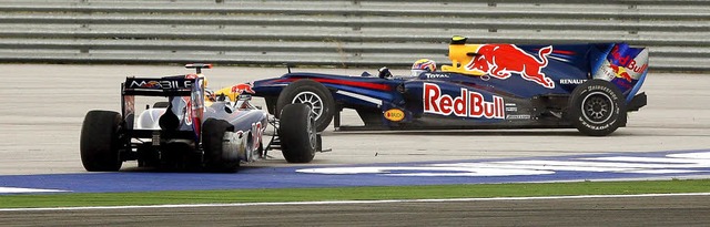Sebastian Vettel (links) nach dem Zusammensto mit Teamkollege Mark Webber   | Foto: dpa