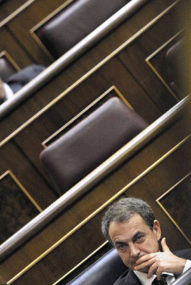 Spaniens Regierungschef Zapatero im Parlament   | Foto: AFP
