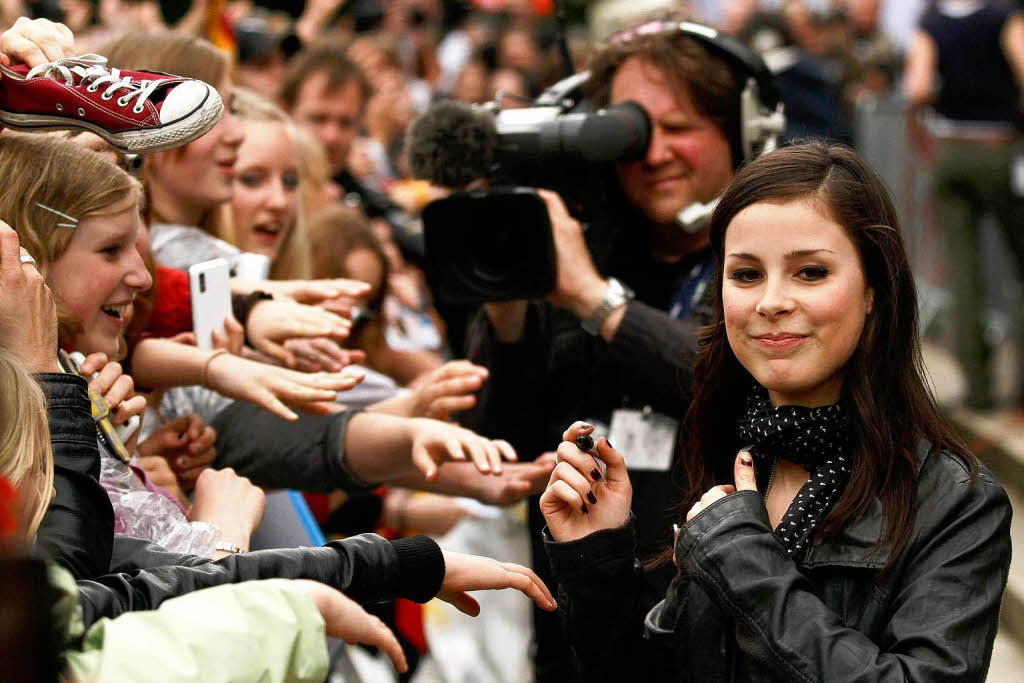 Deutschland hat den Eurovison Star: Lena Meyer-Landrut wird nach ihrer Rckkehr aus Oslo gefeiert.