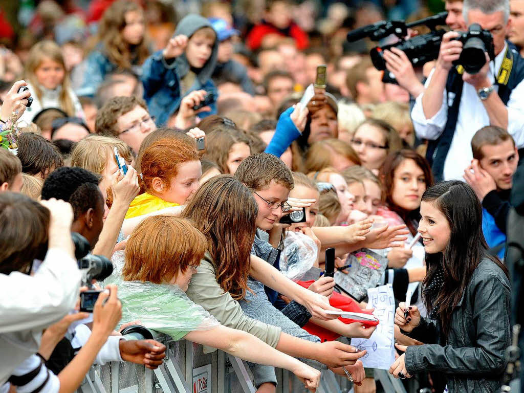 Deutschland hat den Eurovison Star: Lena Meyer-Landrut wird nach ihrer Rckkehr aus Oslo gefeiert.