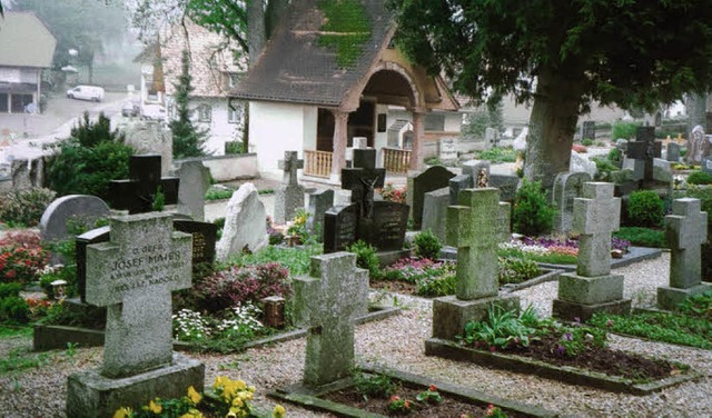 Auf dem Friedhof in St. Peter wird mehr Platz gebraucht.   | Foto: W. Grosholz