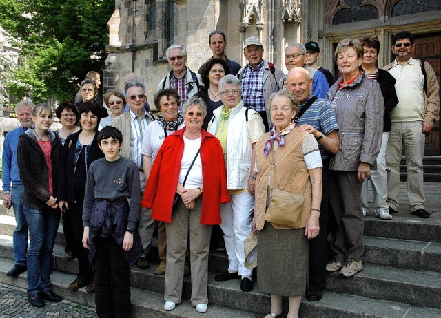 Die Lrracher Reisegruppe mit Gastgebe... vor der Thomaskirche in Leipzig.       | Foto: Horst Donner