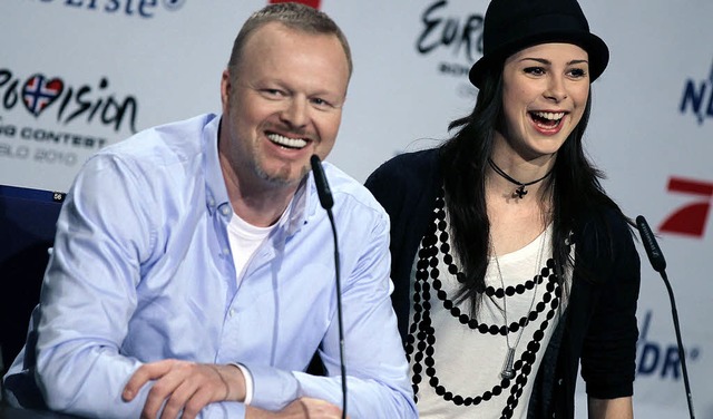 bervater Stefan Raab feiert sein Tale...er-Landrut bei einer Pressekonferenz.   | Foto: dpa