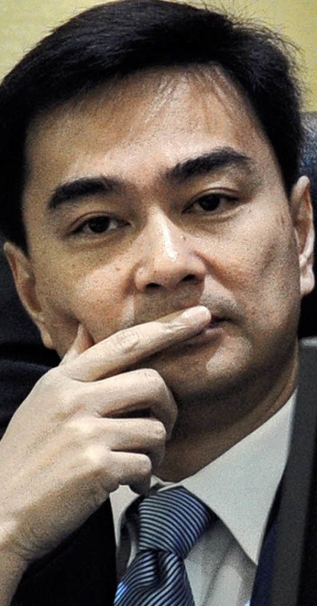 Muss sich kritische Fragen gefallen lassen: Abhisit Vejjajiva    | Foto: AFP