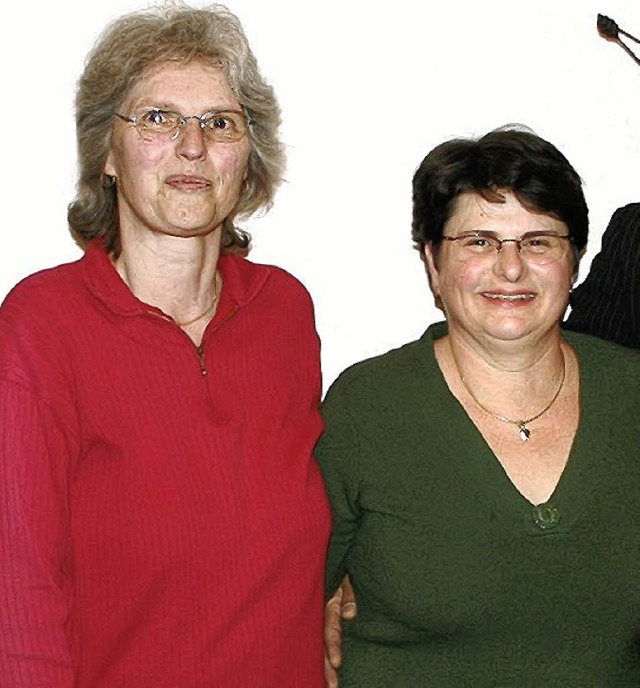 Rita Kaiser (links) bleibt Vorsitzende...Brbel Hfflin Rock bleibt Kassierin.   | Foto: h. david