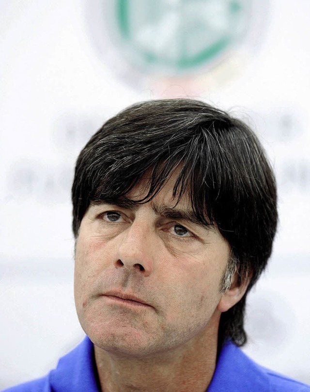 Selbst dem Bundestrainer oft ein Rtsel: Knig Fuball   | Foto: dpa