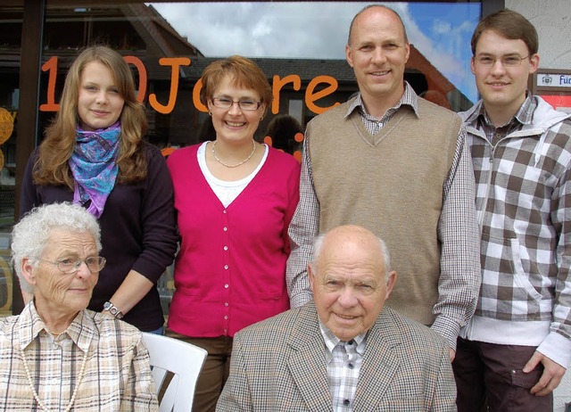 Bcker-Generationen (von links): Marth...e, Barbara, Helmut und Markus Knrzer.  | Foto: MArtina Seiler