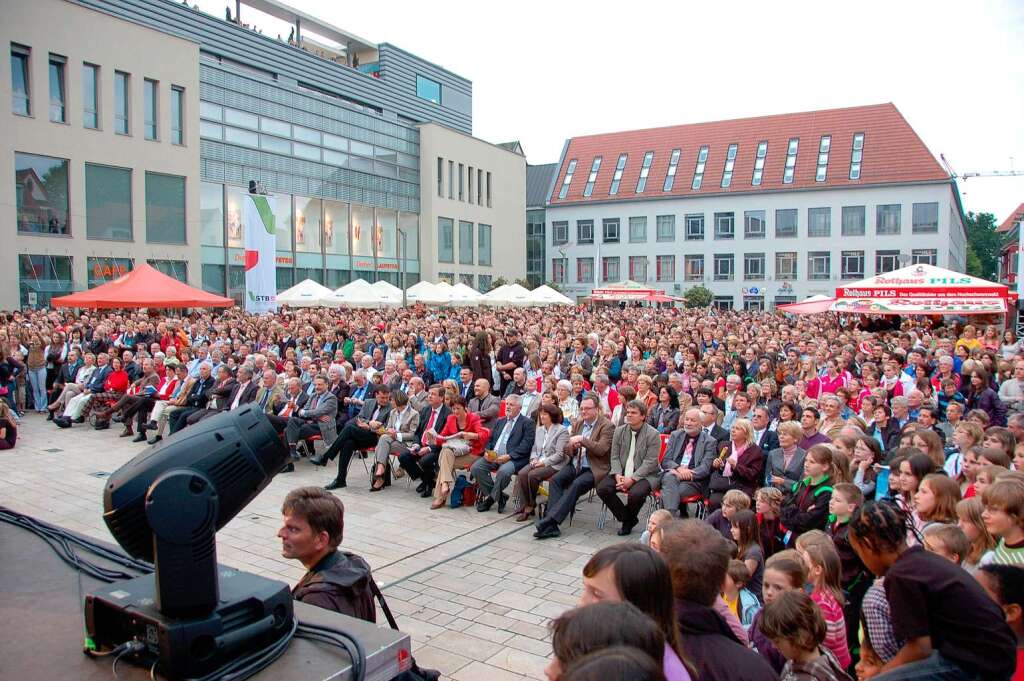Die Erffnungsfeier  auf dem Offenburger Marktplatz.
