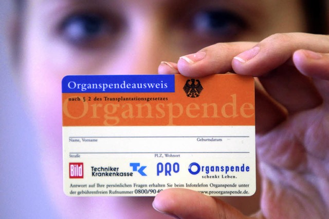 Der Organspenderausweis gilt als notarielle Urkunde.   | Foto: dpa