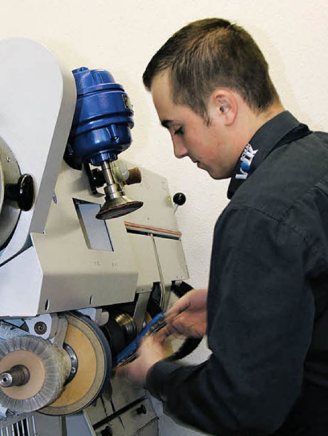 Andreas Volk, frischgebackener Orthopdieschuhmacher aus Elzach.  | Foto: Silke Nitz