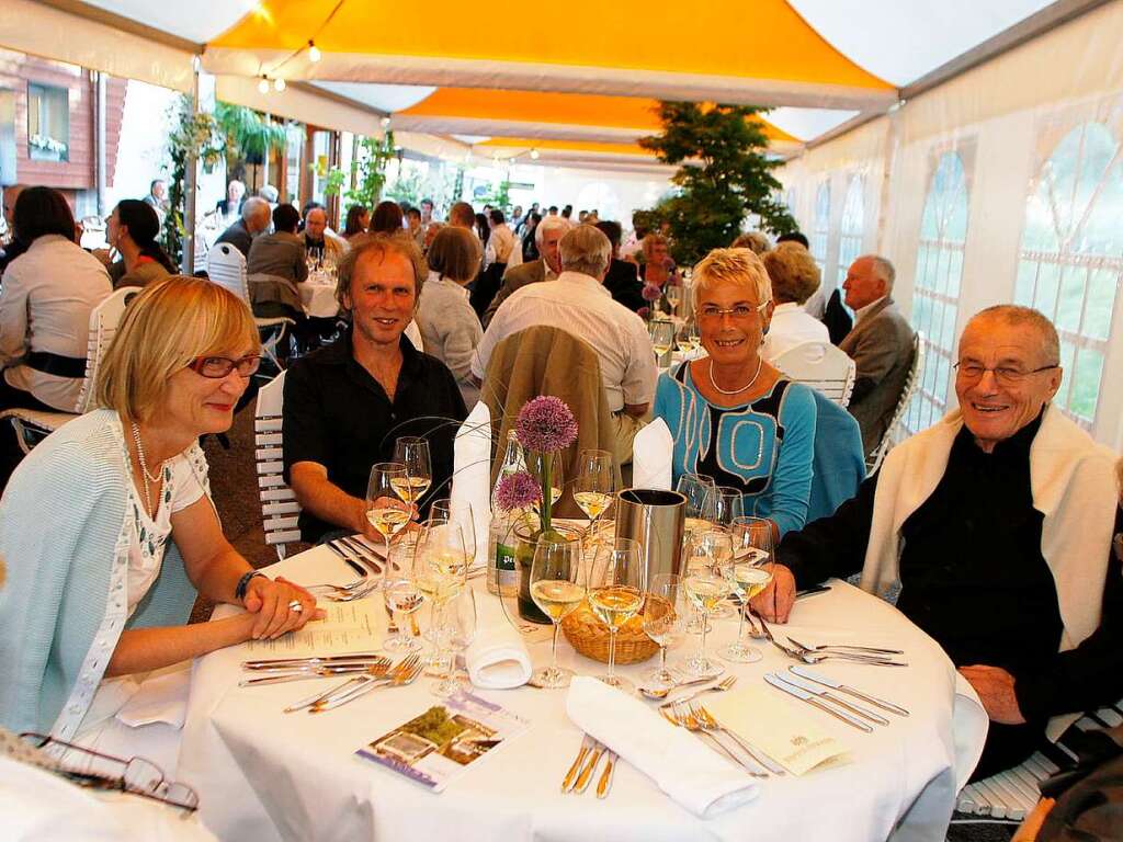 Im Kreis der Gste (von links): Sigrid Lettau, Uwe Baumann, Yvonne und Erich Schlenker.