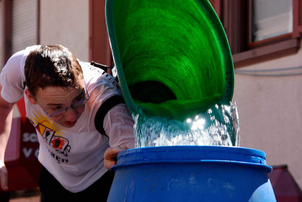 Bei der Winzerolympiade mussten die Teilnehmer ihre Geschicklichkeit unter Beweis stellen.