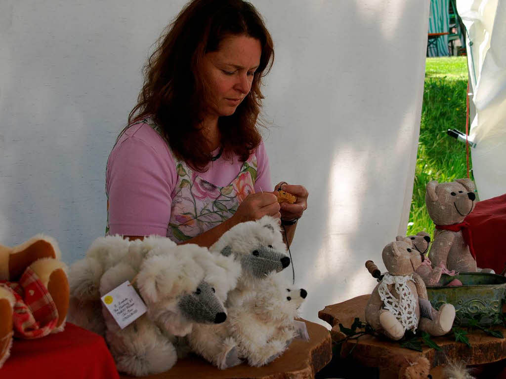 Ganze Teddyfamilien rkelten sich in der Sonne