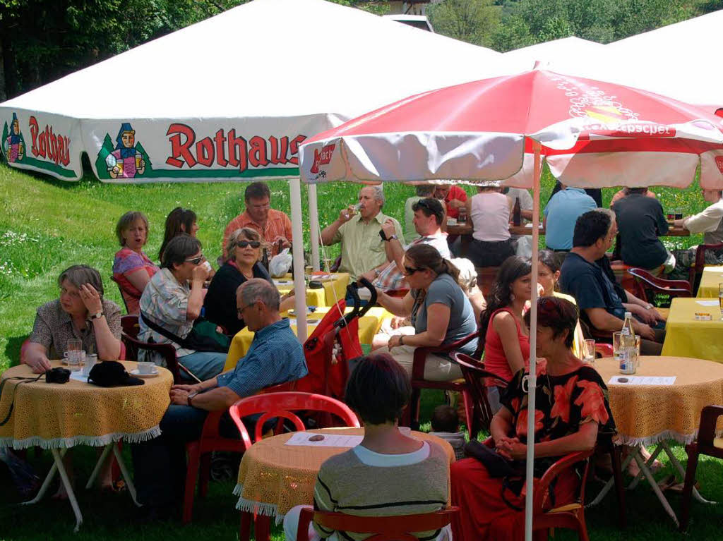 Bei herrlichem Sommerwetter kam natrlich auch die gemtliche Gastlichkeit nicht zu kurz