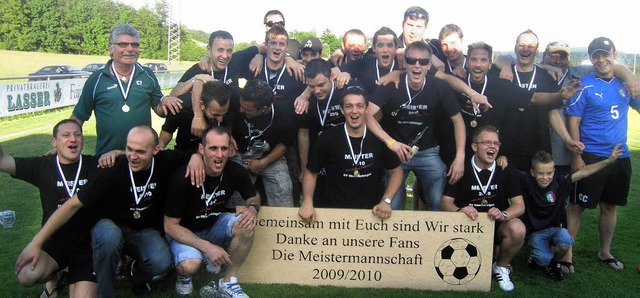 Das  Meisterteam des SV Obersckingen,... Spielen 21-mal siegreich hervorging.   | Foto: Simon Mller