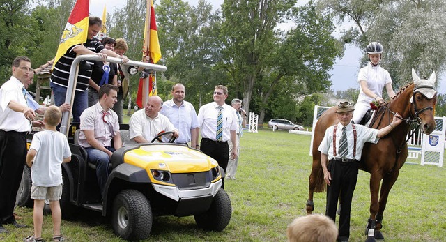 Erst reiten, dann fahren &#8211; das w...bewerb Jump &amp; Drive in Ottenheim.   | Foto: Heidi Fssel