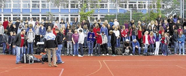 Am bundesweiten Tag der Musik  prsent...m Open-Air-Konzert auf dem Schulhof.    | Foto: privat