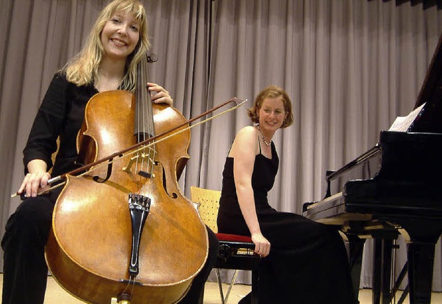 Die Cellistin Isabel Gehweiler und die...ei ihrem Kammermusikabend in Grenzach   | Foto: Roswitha Frey