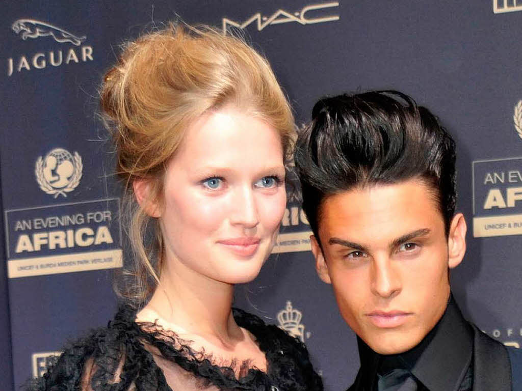 Bei der Unicef-Gala in Offenburg: Die Topmodels Toni Garrn  und Baptiste Giabiconi