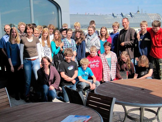 Die Klasse 8 der Deutschen Schule in H... stellvertretende Chefredakteur der BZ  | Foto: privat