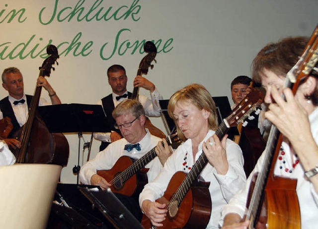 Das Hauptorchester beim Konzertvortrag im Winzersaal   | Foto: Roland Vitt