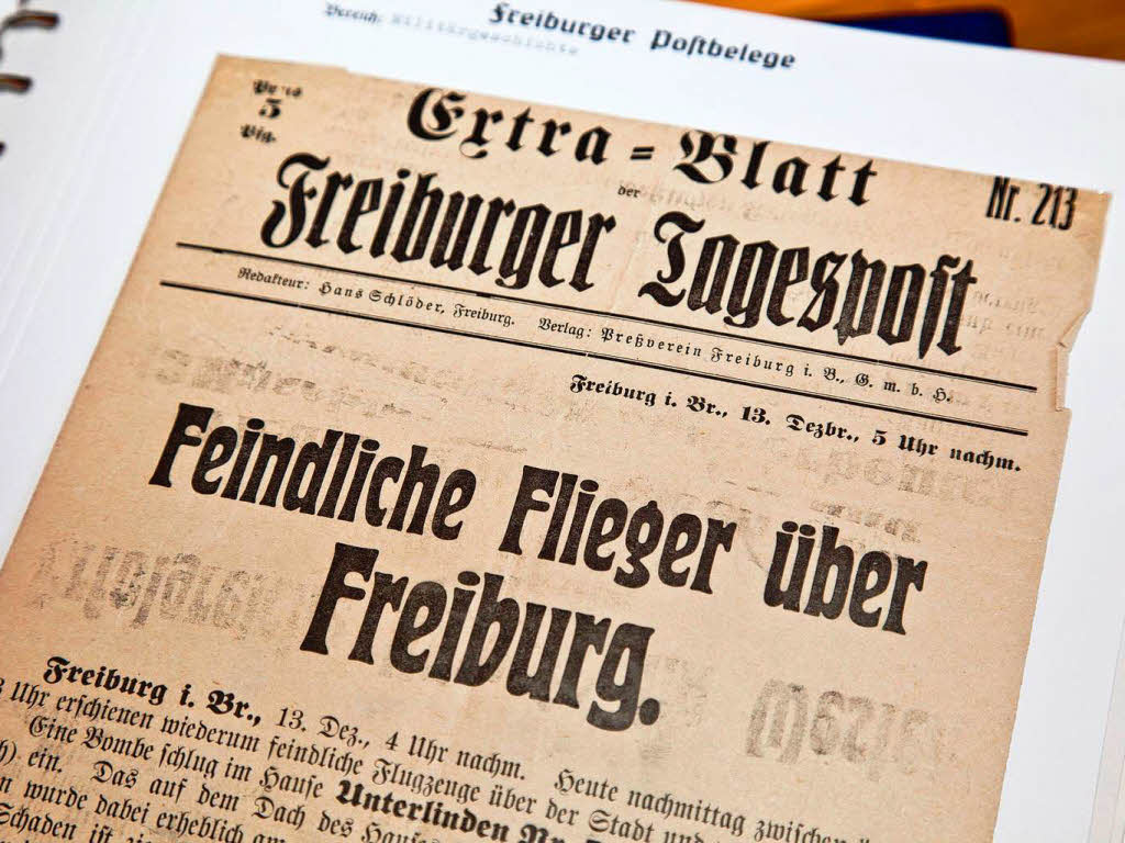 Schlagzeile aus dem 1. Weltkrieg: "Feindliche Flieger ber Freiburg".