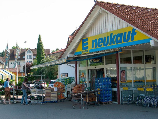 Der Lebensmittelmarkt Neukauf in der G...e in Lffingen soll vergrert werden.  | Foto: Martin Wunderle